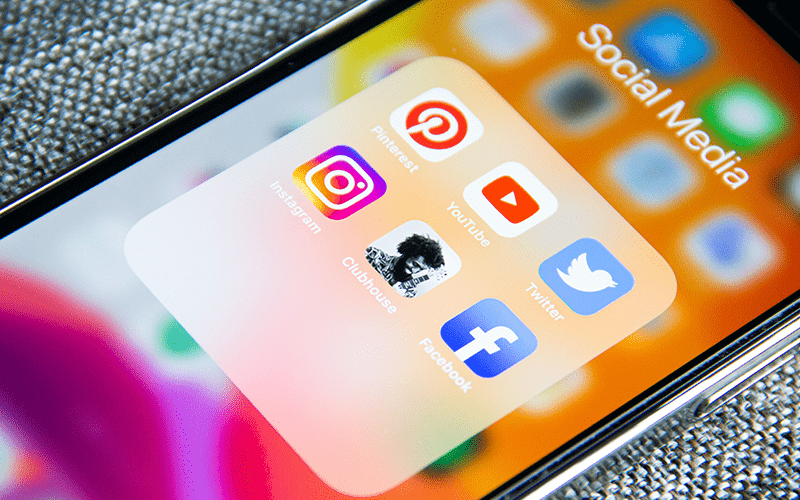 メルマガとSNSはどう使い分ける？特徴やメリット・デメリットを解説！