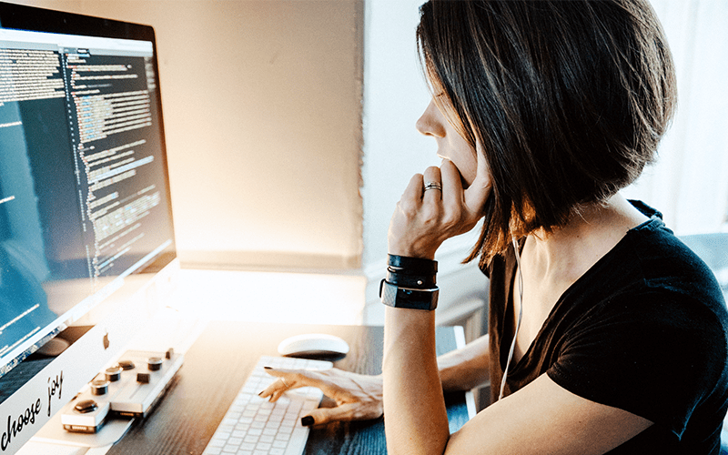 Webプログラマーを全国から大募集！技術職の求人案内